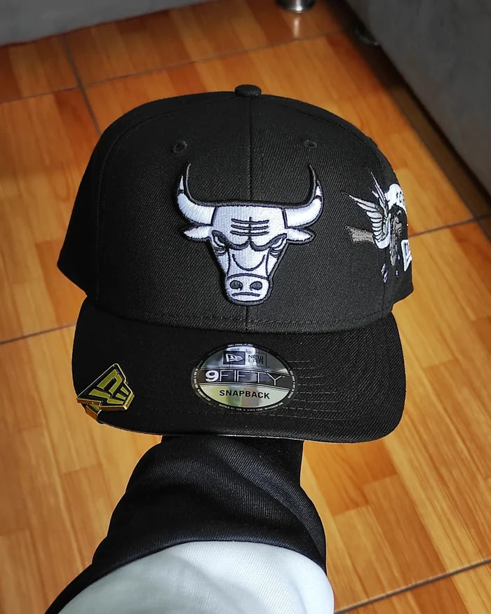 Chicago Bulls Gray Bottom City Art Side Patch New Era 9Fifty Snapback - Black/White