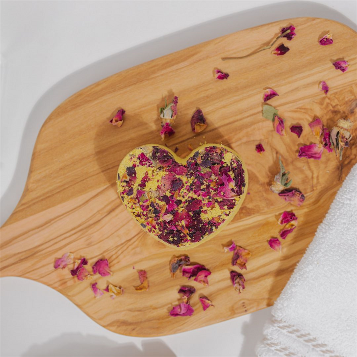 Heart with Rose Petals Bath Fizzie Kit