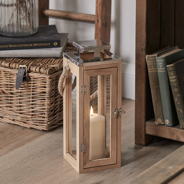 lanterne-salcombe-moyenne-en-bois-avec-bougie-truglow.jpg
