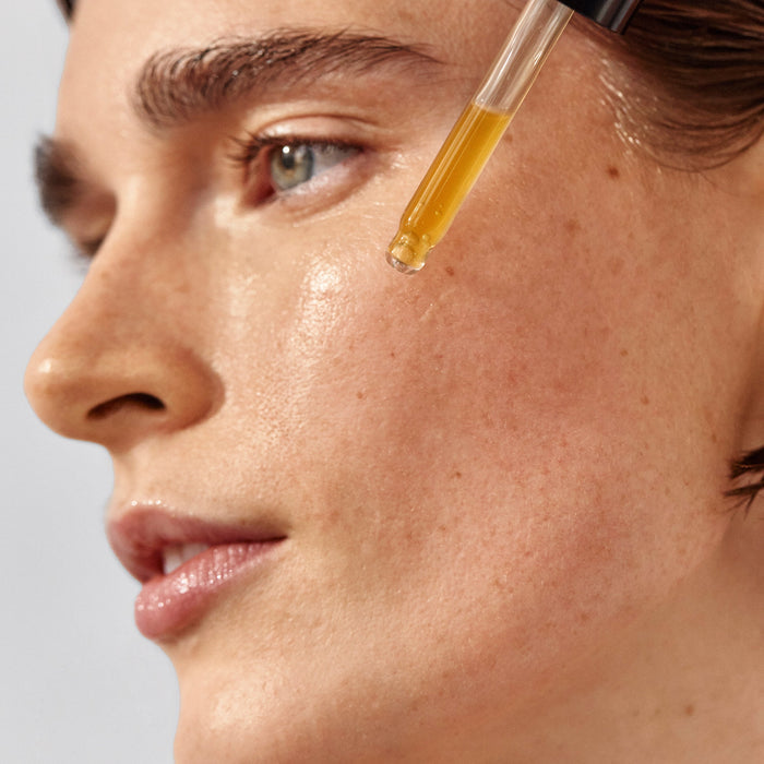 True Botanicals-A True Transformation-Skincare-TB_TrueTransformation_Model-The Detox Market |