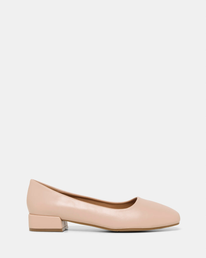 Cameo W Nude