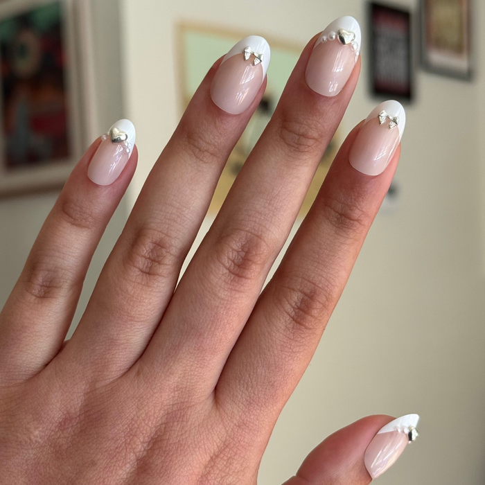 Classic French with Pearls and Bows - Press On | Medium | Oval