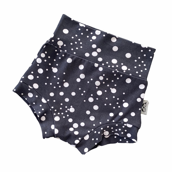 Handmade polka dot bummies for babies and toddlers, featuring a stylish black and white design. Soft, comfortable, and perfect as a diaper cover or for everyday wear. Ideal for active little ones and special occasions alike.