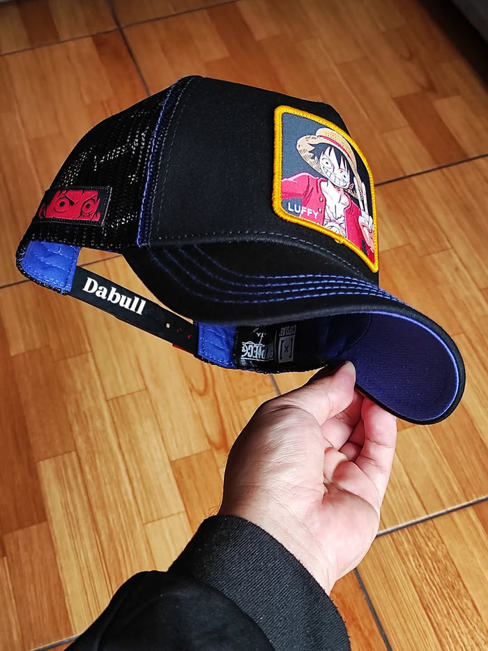 Gorra capslab luffy one peace trucker negra azul
