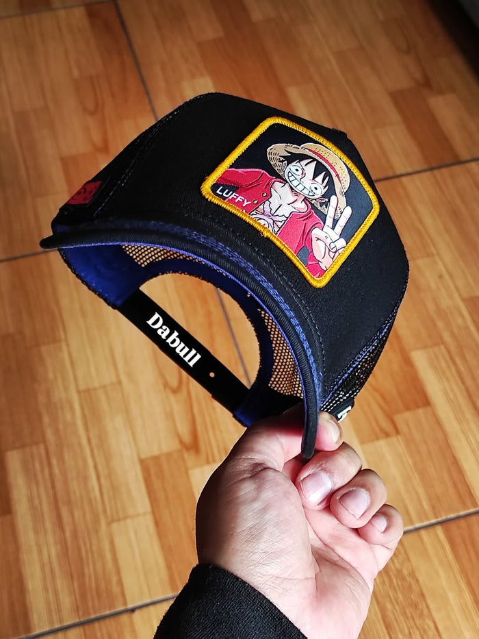 Gorra capslab luffy one peace trucker negra azul