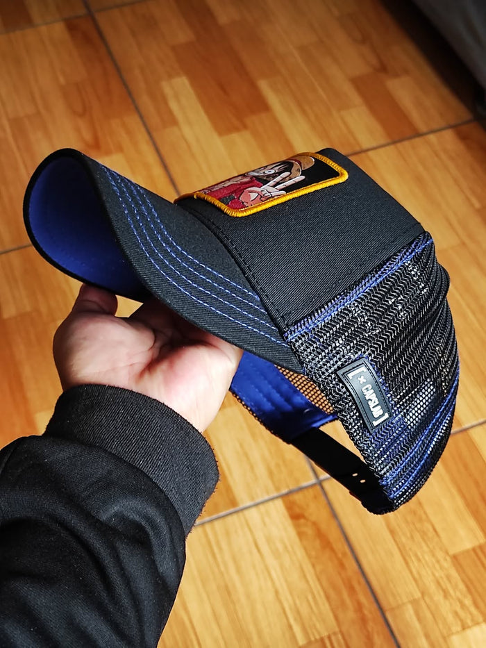 Gorra capslab luffy one peace trucker negra azul