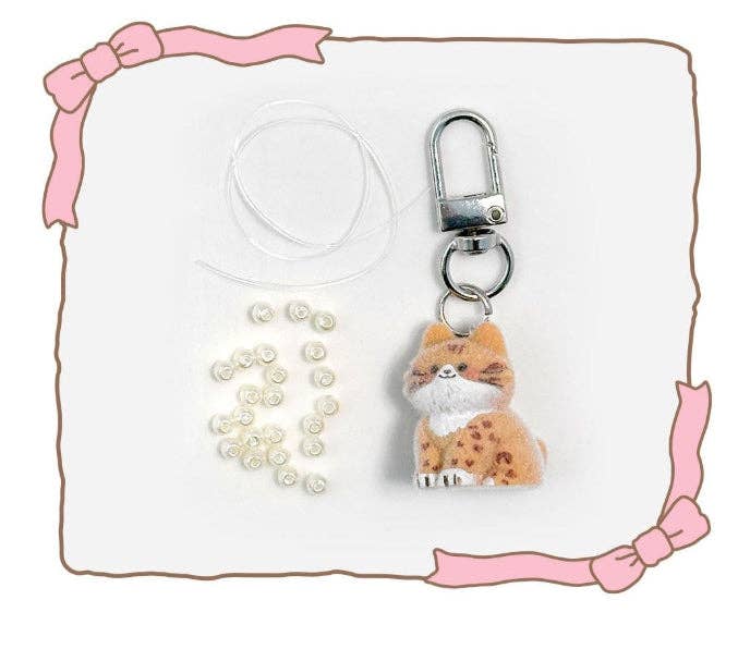 K-Wonderland: Fluffy Cat DIY Keychain Kit – Surprise Blind Box Charm