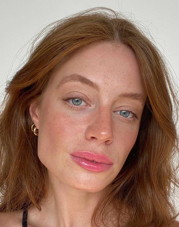 kess-lipstick-slimliner; soft-pink: Lisa trägt Soft Pink