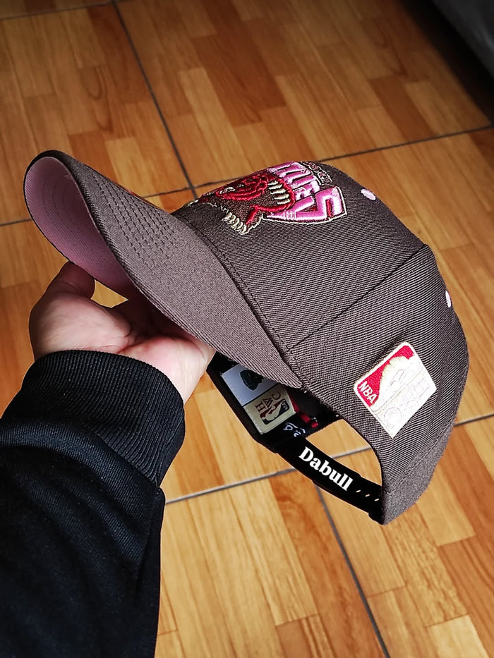 Mitchell & Ness Vancouver Grizzlies Hardwood Classic Brown Sugar Edition Snapback Hat