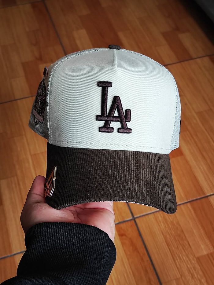 NEW ERA 9FORTY A-FRAME MLB LOS ANGELES DODGERS 60TH 2TONE / PINK UV TRUCKER