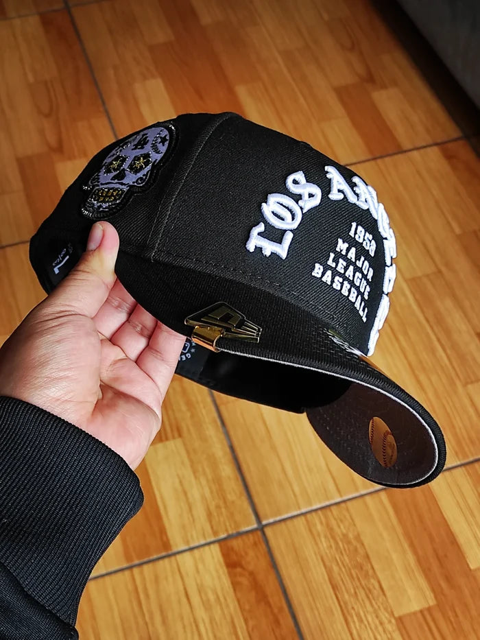 New Era Los Angeles Dodgers SKULL 💀 Chrome Black edition 59fifty fitted