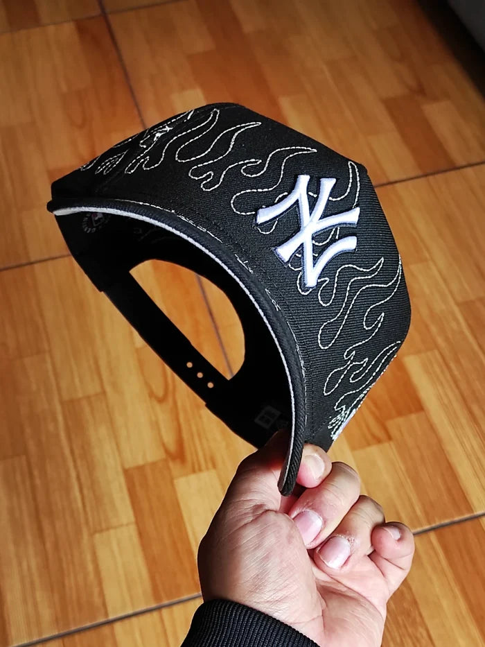 New Era New York Yankees flame black 9 FORTY A-FRAME