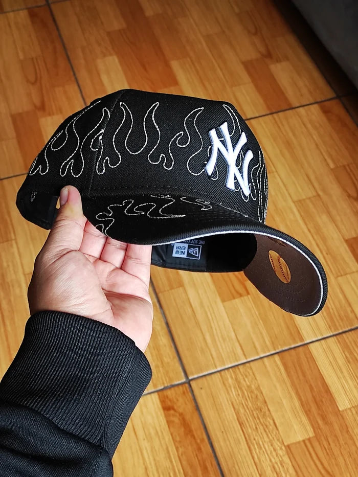 New Era New York Yankees flame black 9 FORTY A-FRAME
