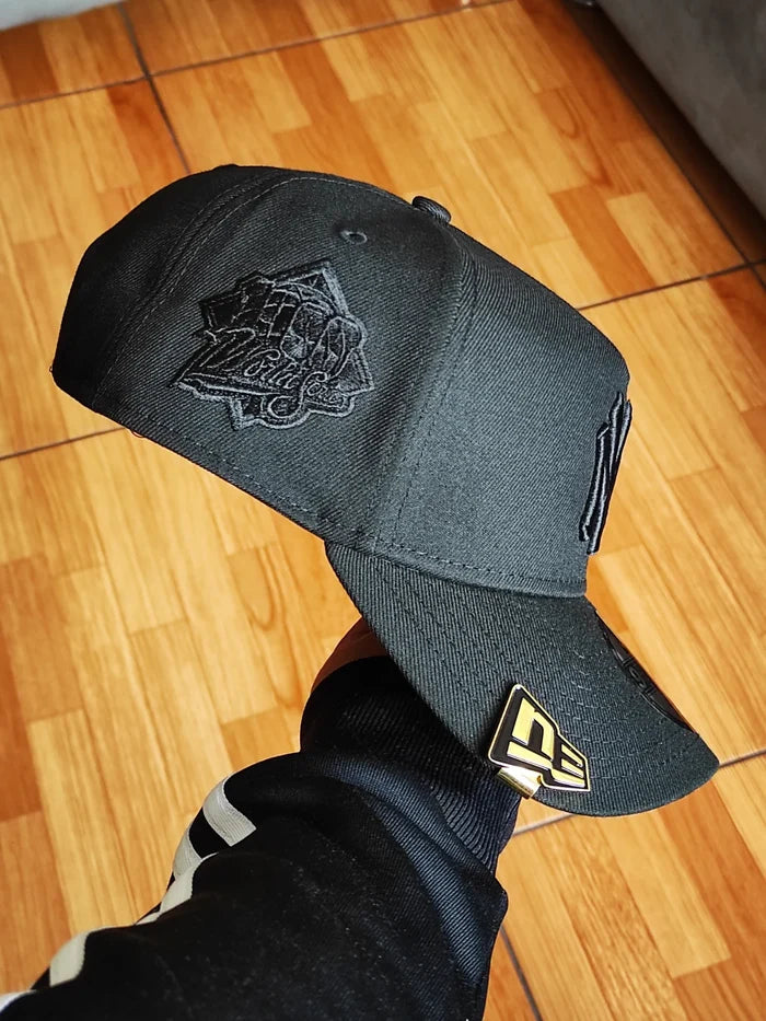 New Era New York Yankees world series 1999 black pink 9 FORTY AFRAME