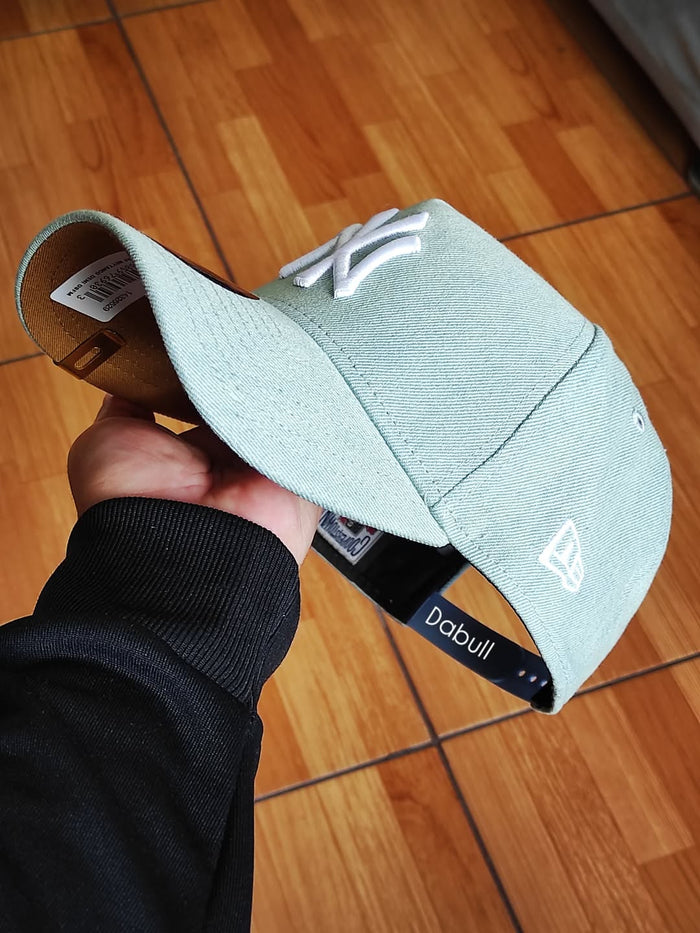 New York Yankees 'Denim White' 9FORTY A-Frame Snapback