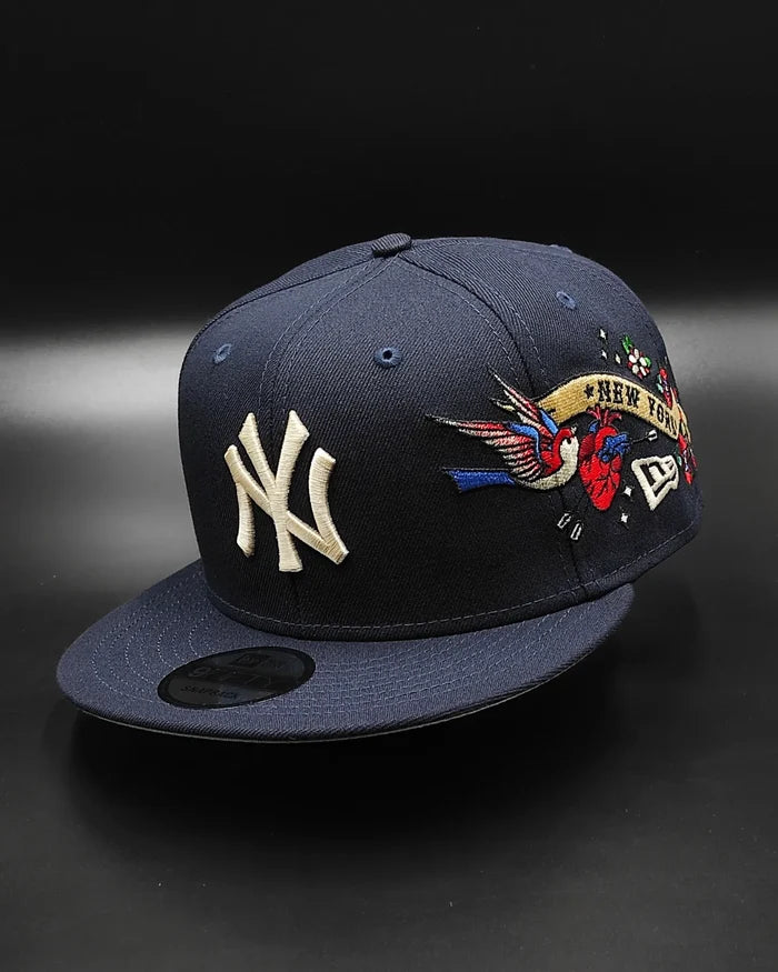 New York Yankees Gray Bottom City Art Side Patch New Era 9Fifty Snapback - Navy Blue