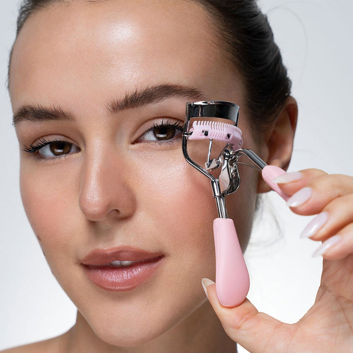 Silicone Grip Eyelash Curler With Built In Comb - ikatehouse
