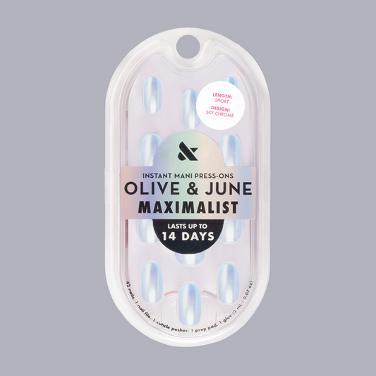 Sky Chrome - Press-On | Short | Round with shimmering pale blue chrome finish for a quick, stylish mani look
