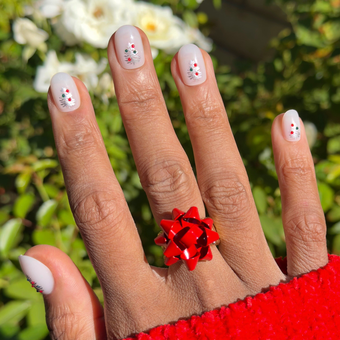Snowy Trees with Puffy Ornaments - Press-On | Extra Short | Round